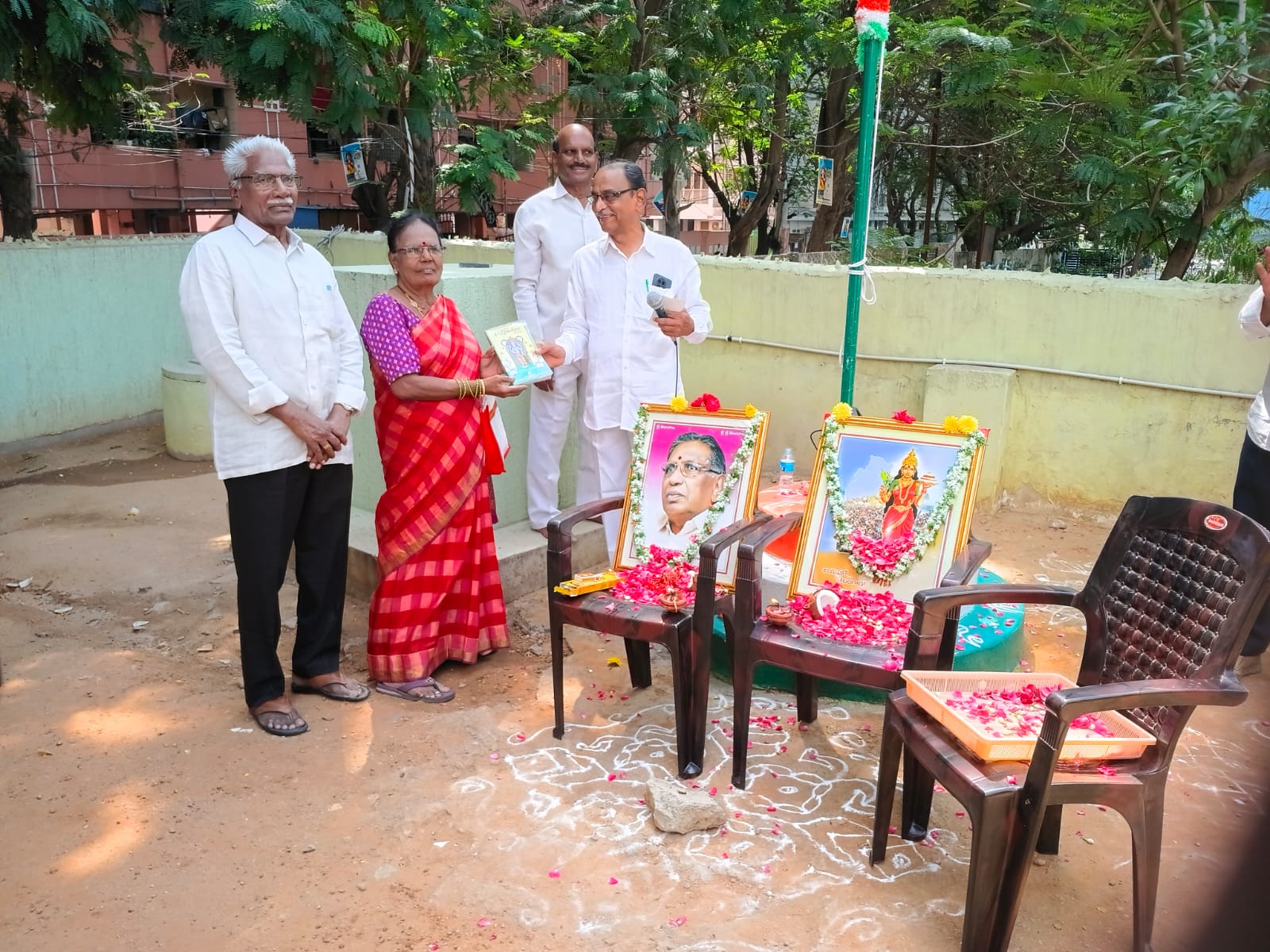 Prize distribution to Smt. Renuka Garu W O Venkulu Garu .jpeg